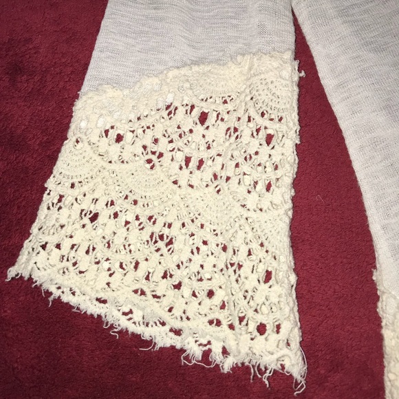 Gimmicks by Buckle top - Picture 2 of 3